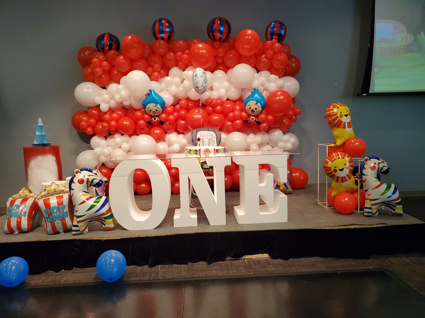 ONE dessert table rental