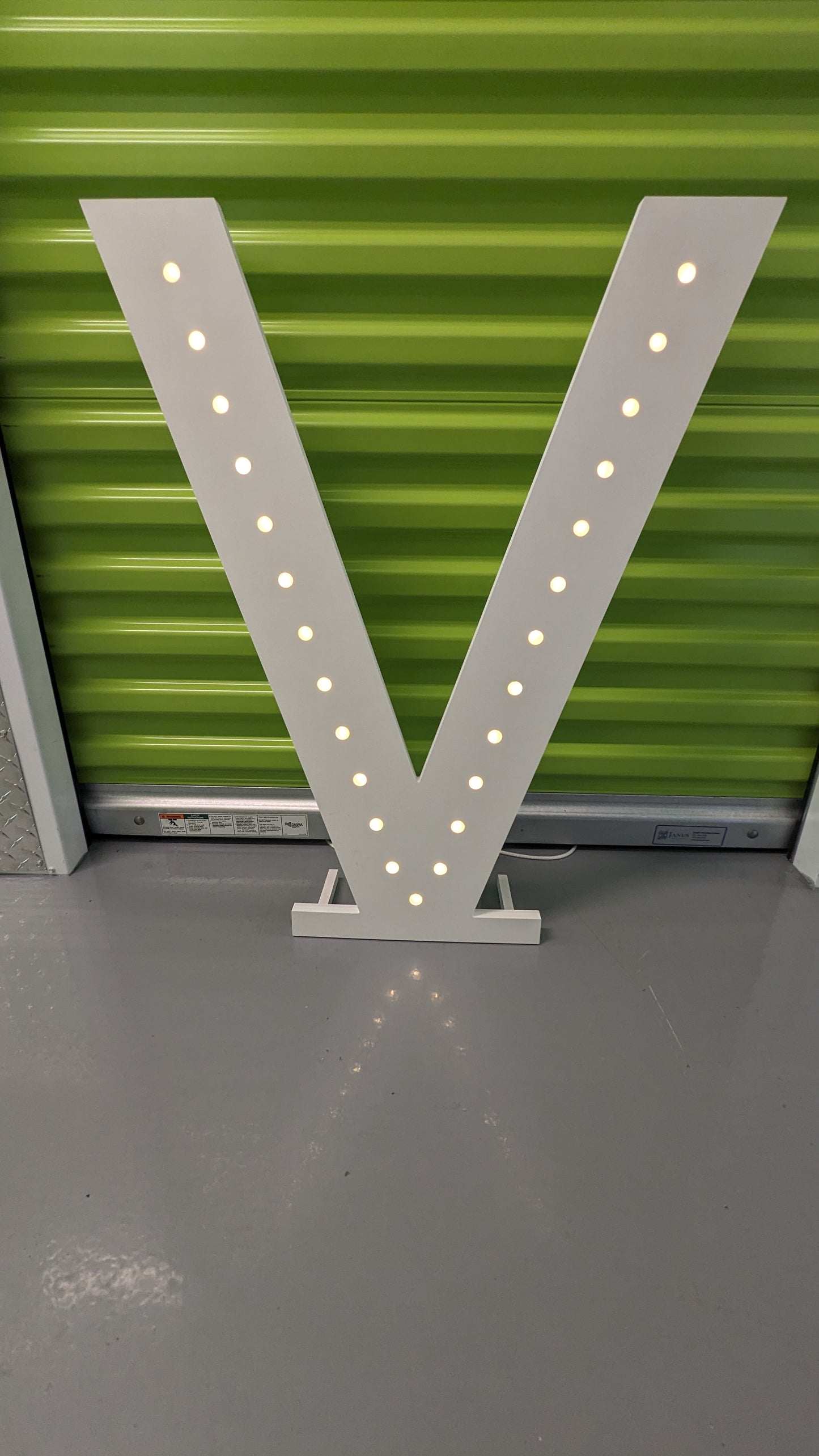 Marquee Letter 2.5" -Letter V