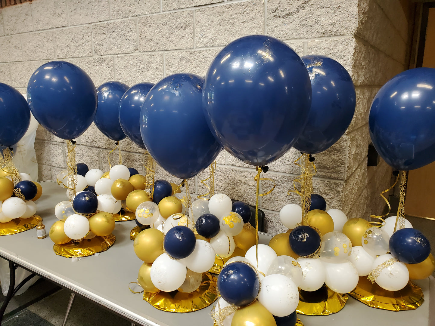 Balloon centerpieces with helium