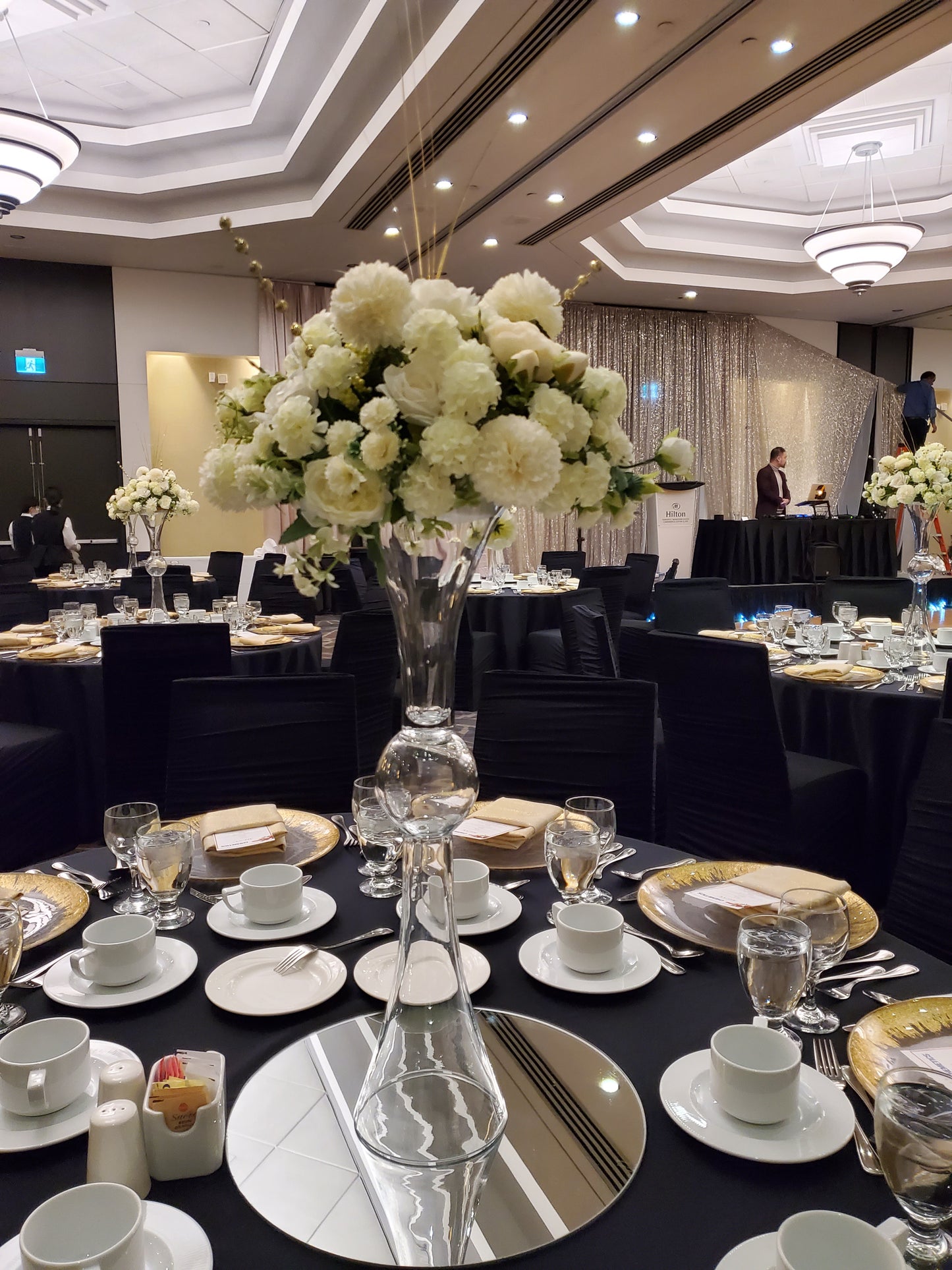 Reversable vases centerpiece